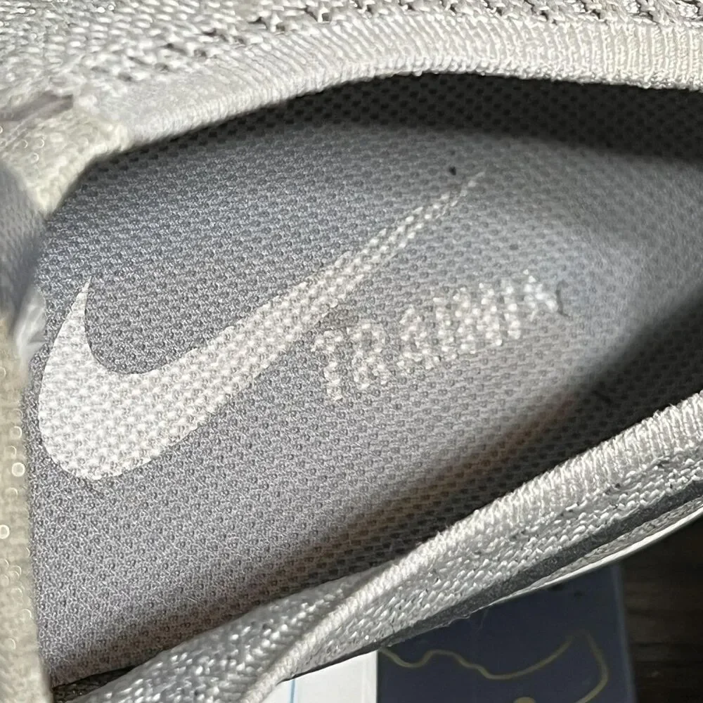 Nike Free Focus Flyknit Shoes Womens Size 11 Gray Training Sneakers 844817-101